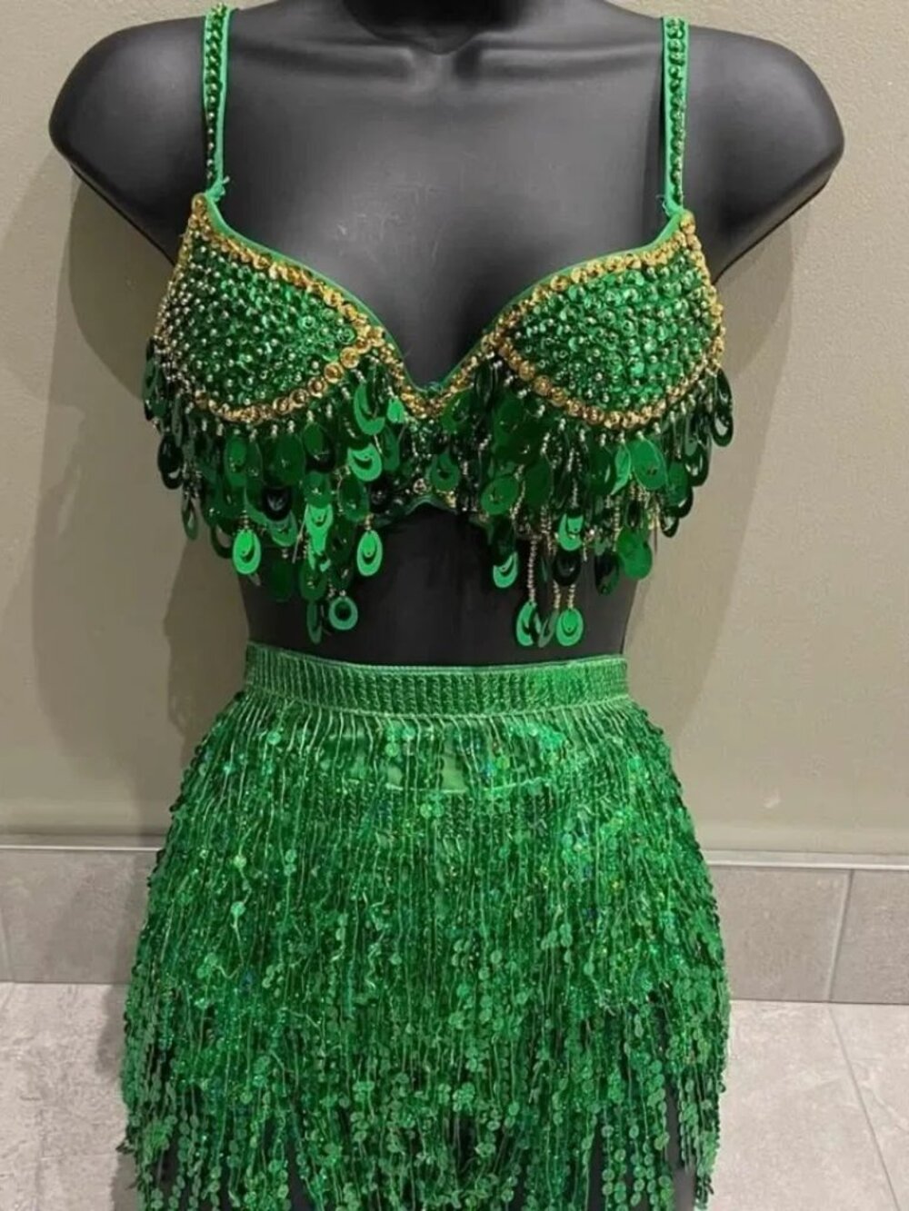 Custom made Women’s Green Goddess / Poison Ivy Costume Size Small Sequin Set - Picture 2 of 9